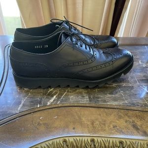 Womens Doucals Black Oxford Shoes size 39